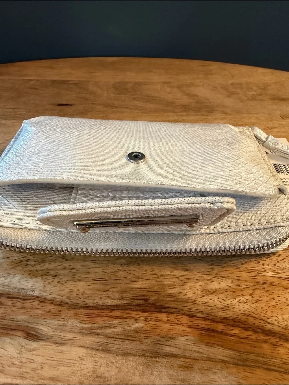 Nine West White Textured Wristlet Wallet